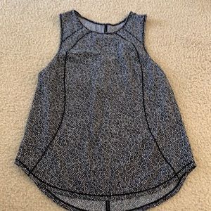 Lululemon tank size 6